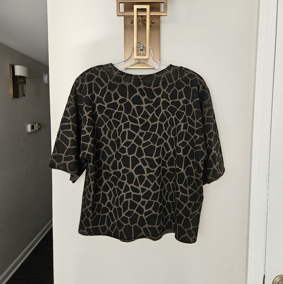 Nation LTD Green Black Giraffe Print Crewneck Short Sleeve Top Size Small - Picture 7 of 9
